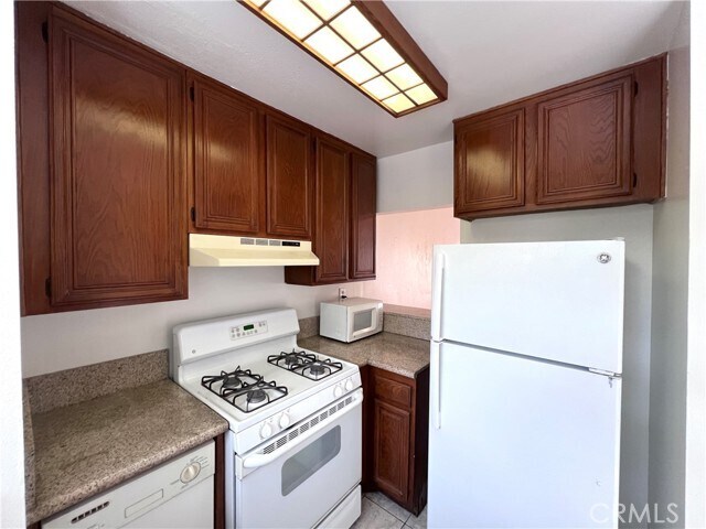 Building Photo - 412 W Dryden St