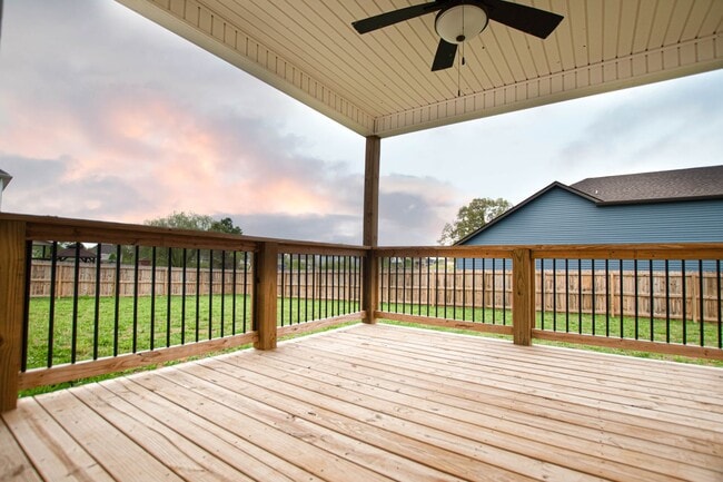 Building Photo - Pet Friendly Four Bedroom!