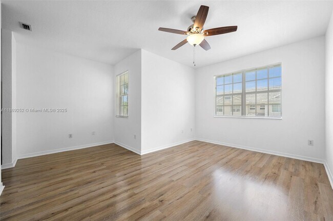 Building Photo - 3019 NW 30th Ave