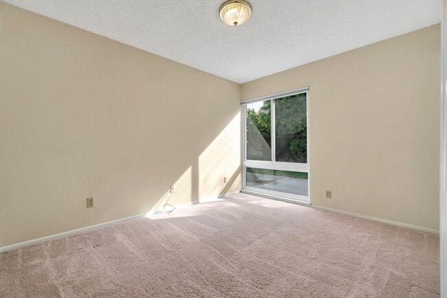 Building Photo - Charming Rossmoor Home