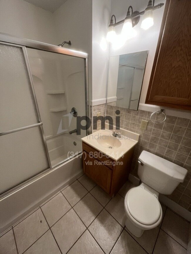 Building Photo - 1425 W Washington St