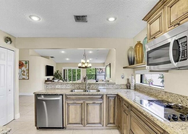 Building Photo - 10552 Santa Laguna Dr