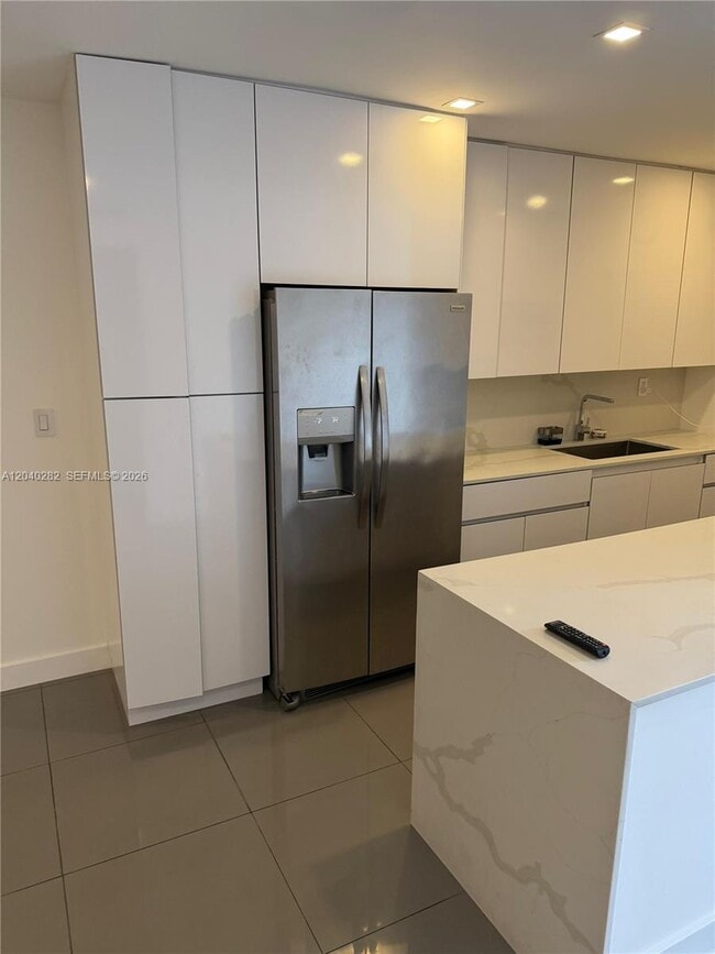 Building Photo - 13105 Ixora Ct