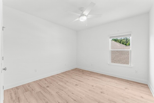 Building Photo - 25 Krewe Cir