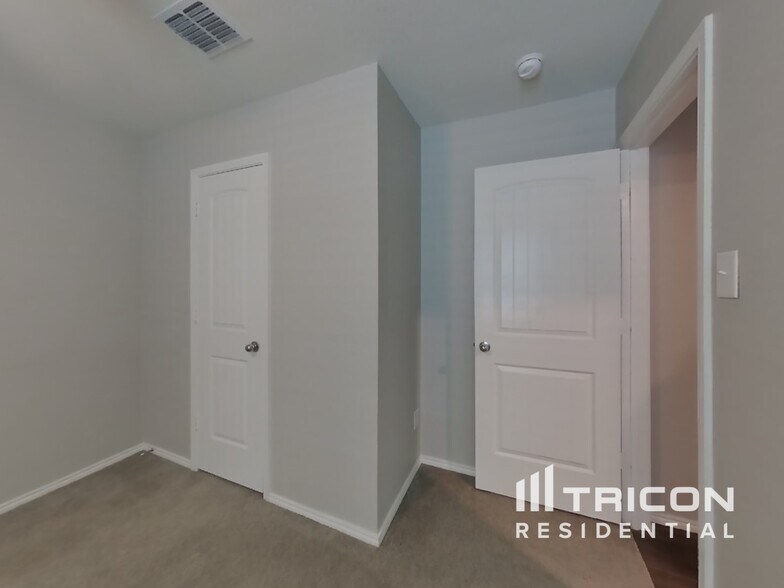 Building Photo - 1617 Daunton Dr