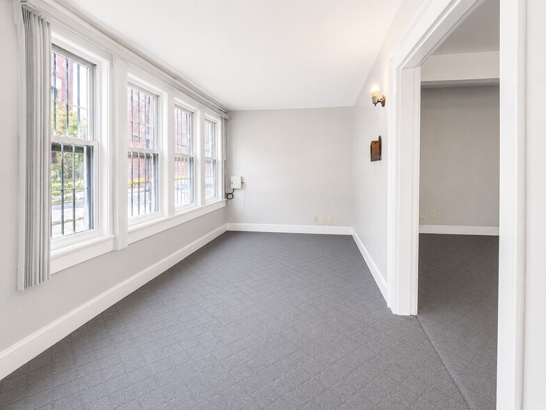 Building Photo - 17546 88th Ave