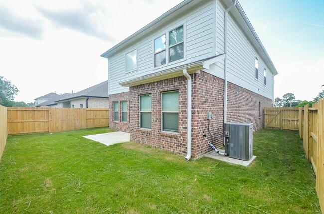 Building Photo - 9722 Champion Heavens Dr