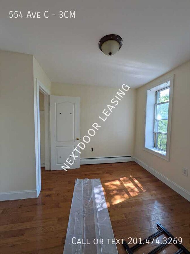 Building Photo - 554 Avenue C