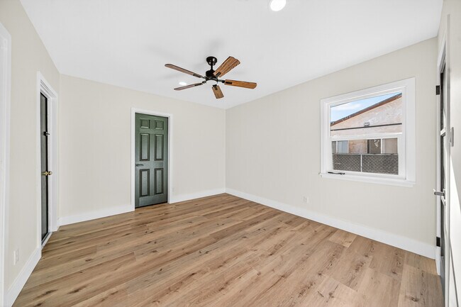 Building Photo - 1667 Valencia Ave