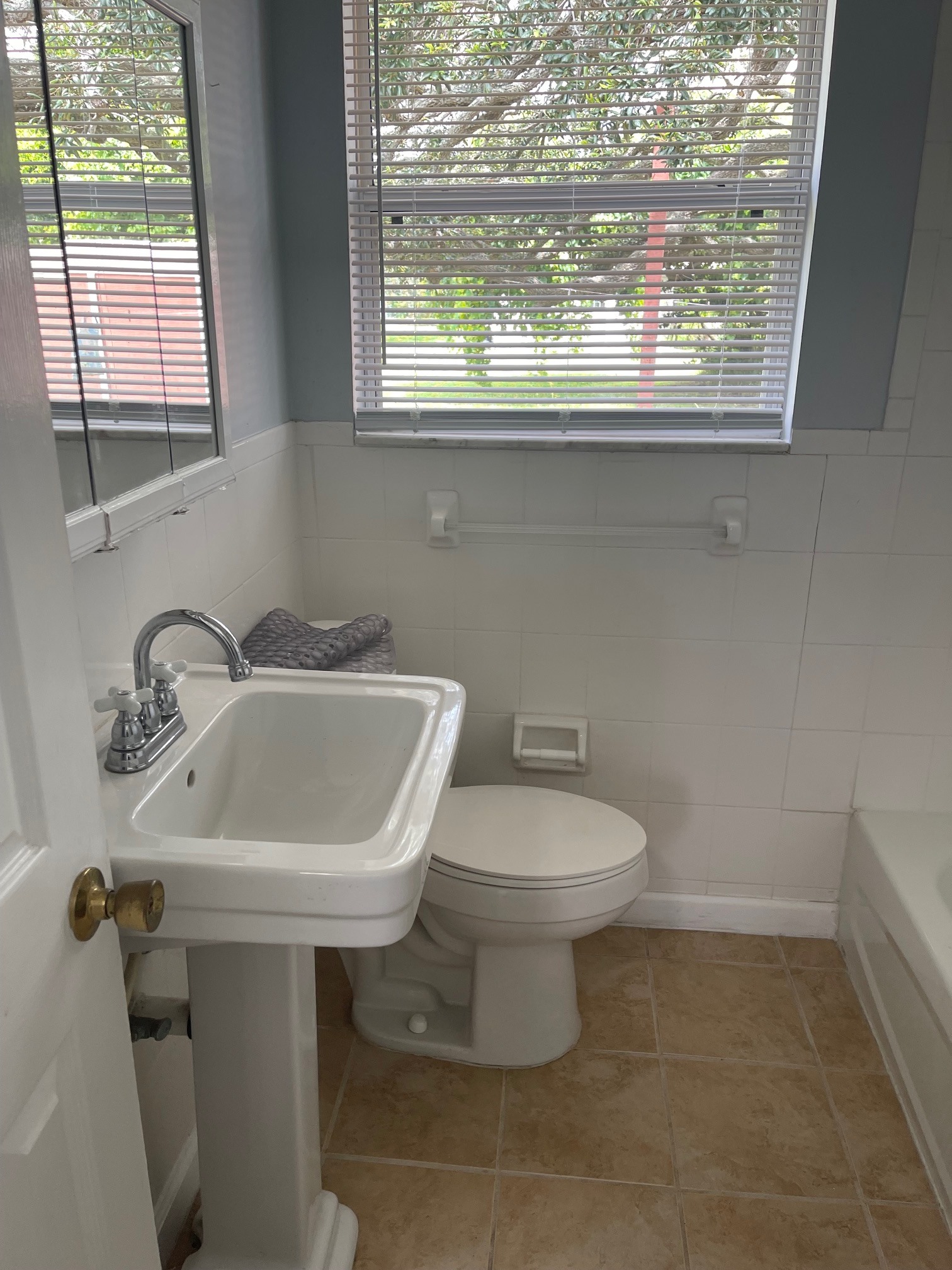 Building Photo - 22 Cypress Cir