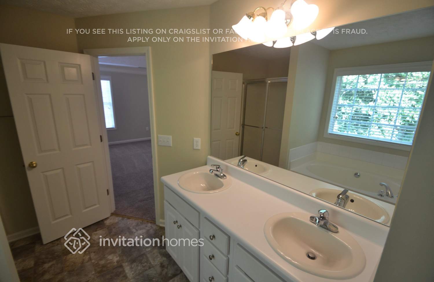 Building Photo - 2802 Wynhaven Oaks Way