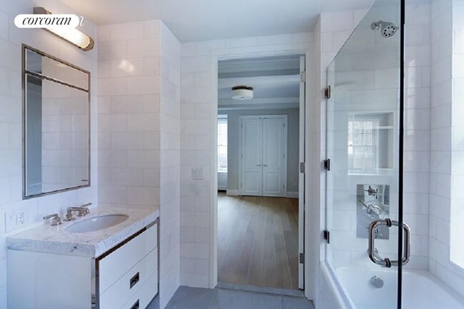 Building Photo - 141 E 88th St