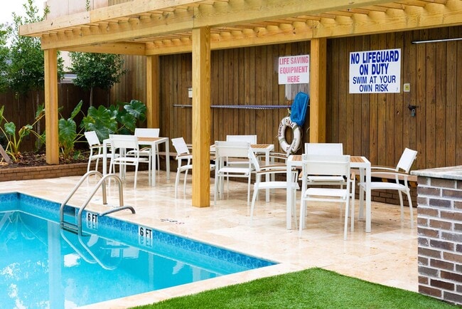 Building Photo - sp185