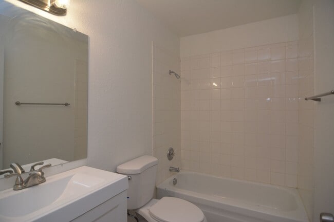 Building Photo - 3372 N Cardi Blvd