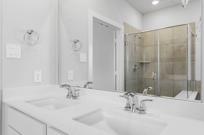 Building Photo - 5403 Kingdom Heights Blvd