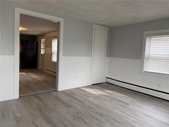 Building Photo - 144 Hopkins Hill Rd