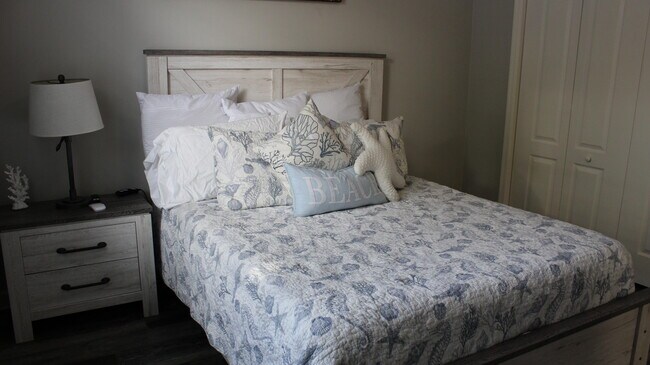 Building Photo - 132 Cambridge Ct