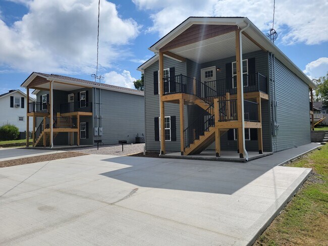 Building Photo - 517 Hendrickson St