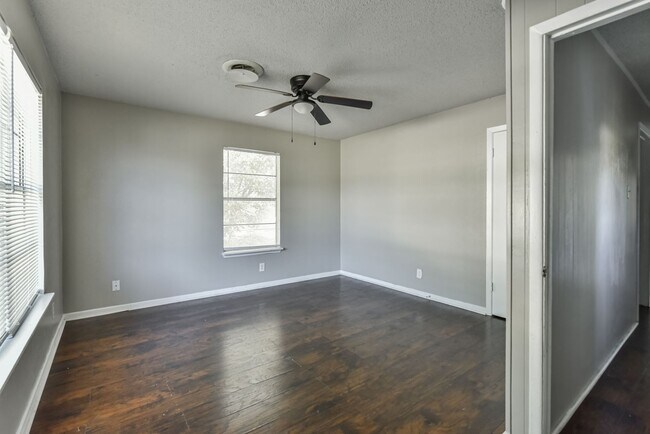 Building Photo - 4-Bedroom Home in the Heart of Killeen