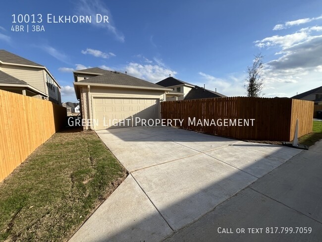 Building Photo - 10013 Elkhorn Dr