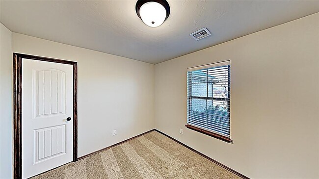 Building Photo - 412 Charles Ct