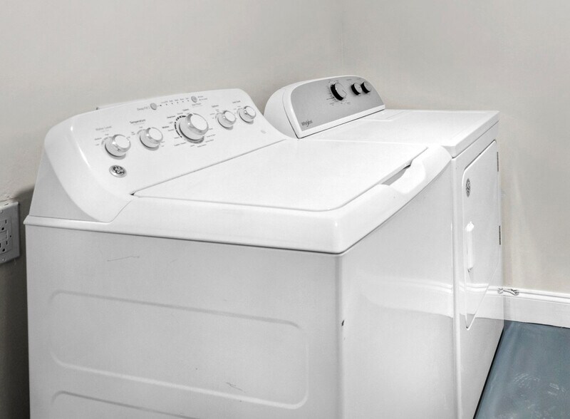 Free Laundry in house - 4120 Angol Pl