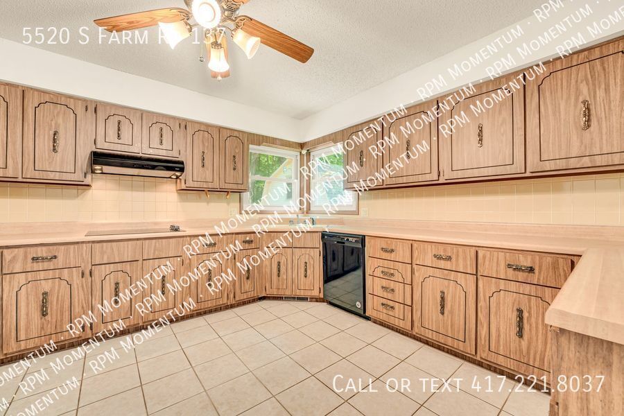 Building Photo - 5520 S Farm Rd 137