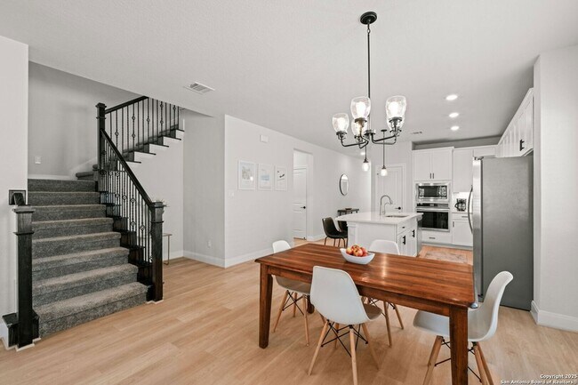 Building Photo - 2623 Suncadia Ln