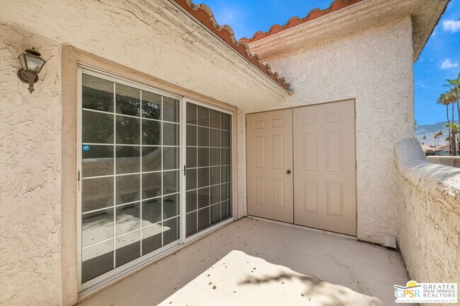 Building Photo - 505 S Farrell Dr