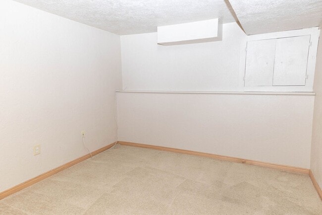 Building Photo - Spacious 5 Bed, 3 Bath Home for Rent in Idaho Falls!