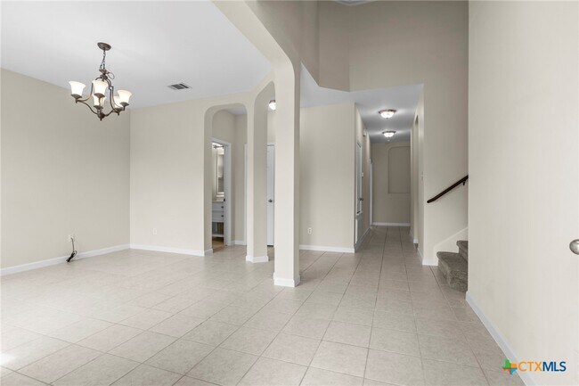 Building Photo - 5621 Bedrock Dr