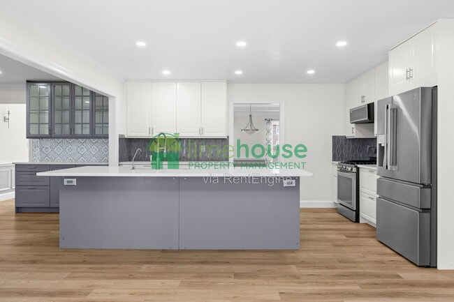 Building Photo - 948 Forest Lakes Cir