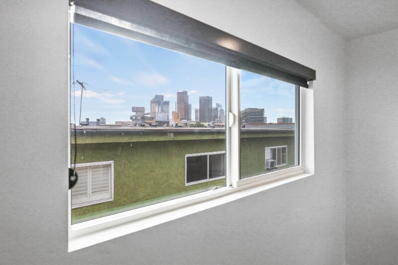 Building Photo - 701 N Hill Pl