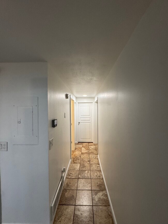 Building Photo - 54 W 300 S St