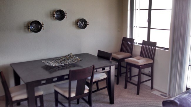 Building Photo - 208 41st St