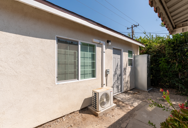 Building Photo - Camellia Ave