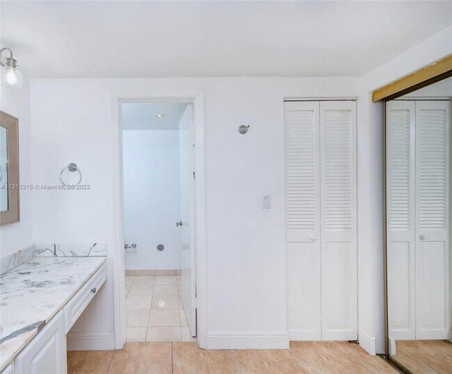 Building Photo - 177 Ocean Ln Dr