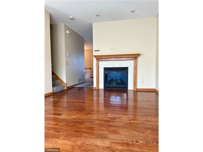 Building Photo - 1760 Riverside Dr