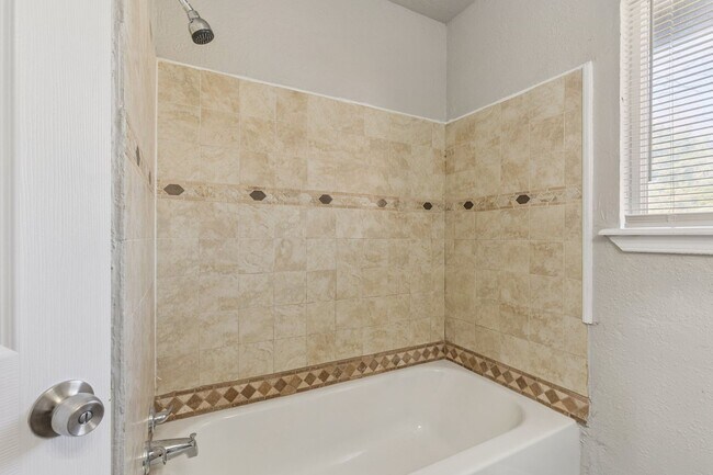 Building Photo - 3 bed, 1 bath home in Midwest city,Ok