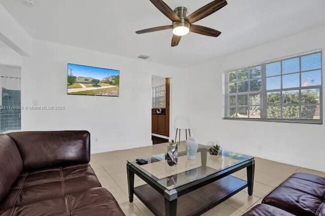 Building Photo - 6110 SW 38th St