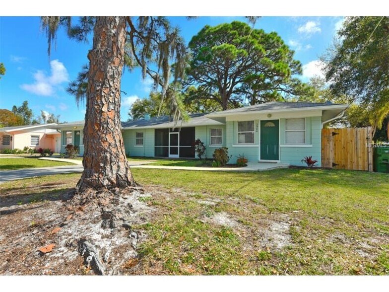 Building Photo - 3904 Sarasota Ave