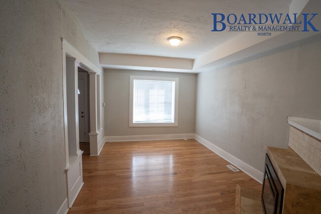 Building Photo - 636 27th St