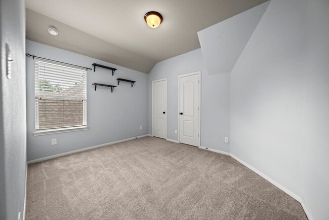 Building Photo - 307 Fairwood Springs Ln
