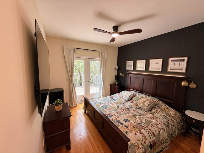 Building Photo - 8 Carroll Pl