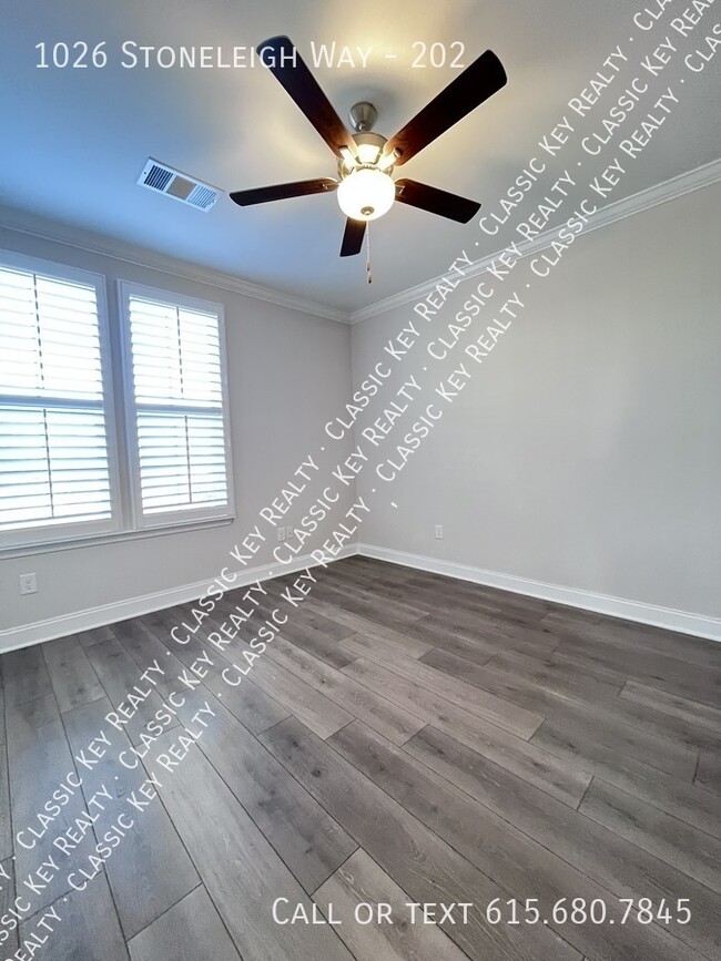 Building Photo - 1026 Stoneleigh Ln