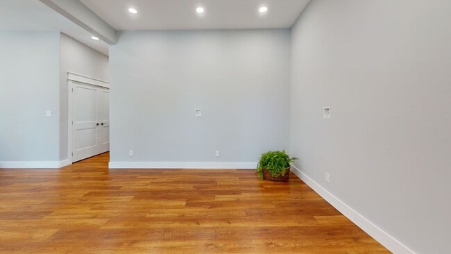 Building Photo - 1401 Forest Ave