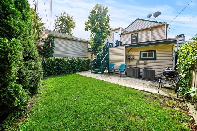 Building Photo - 552 W Cullerton St