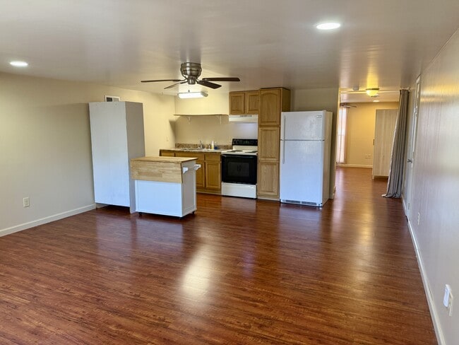 Building Photo - 3515 Mint Rd