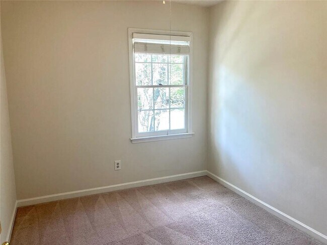 Building Photo - 3245 Moss Creek Dr