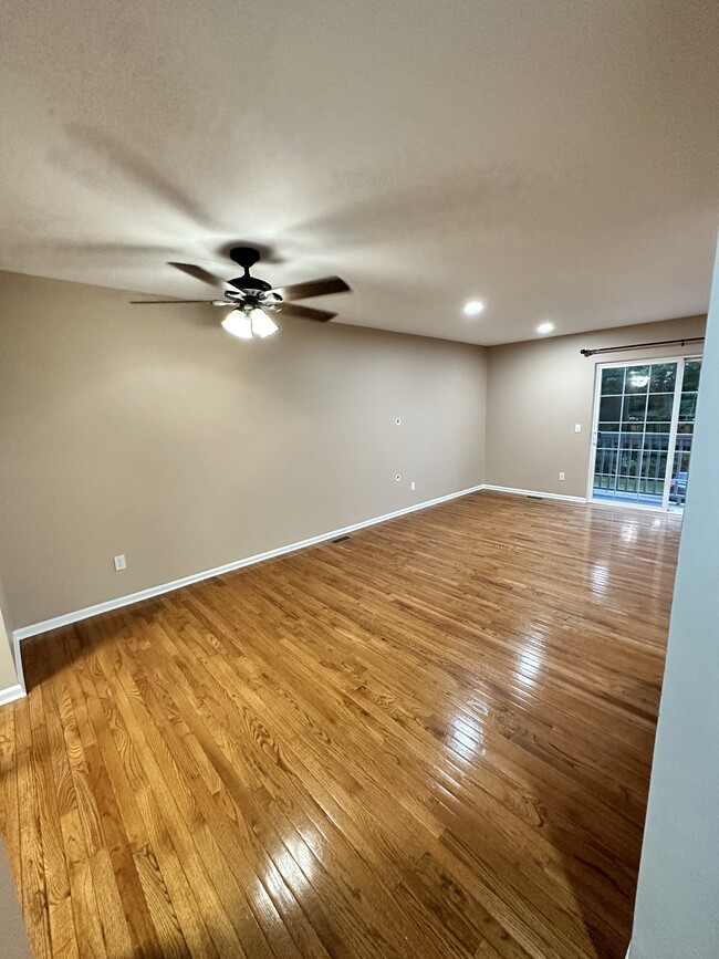 Building Photo - 3138 Promenade Cir